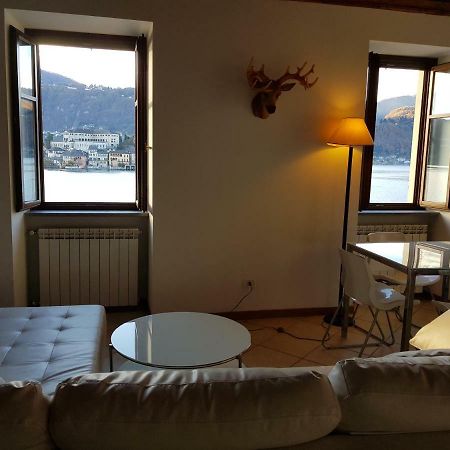 Casa Vacanza Isola オルタ・サン・ジューリオ エクステリア 写真