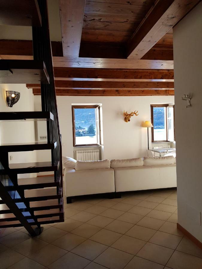 Casa Vacanza Isola オルタ・サン・ジューリオ エクステリア 写真