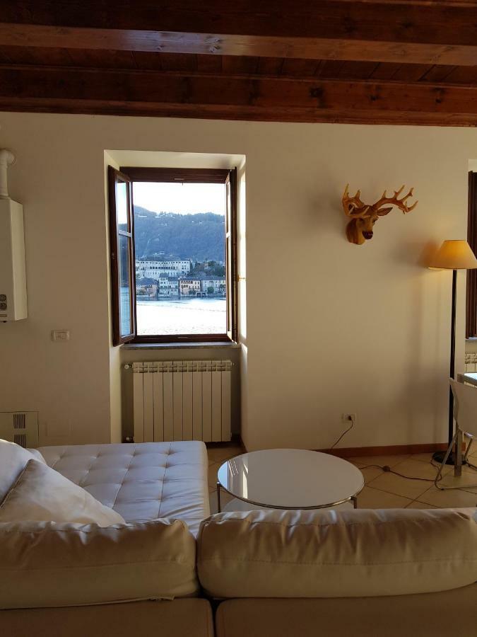 Casa Vacanza Isola オルタ・サン・ジューリオ エクステリア 写真